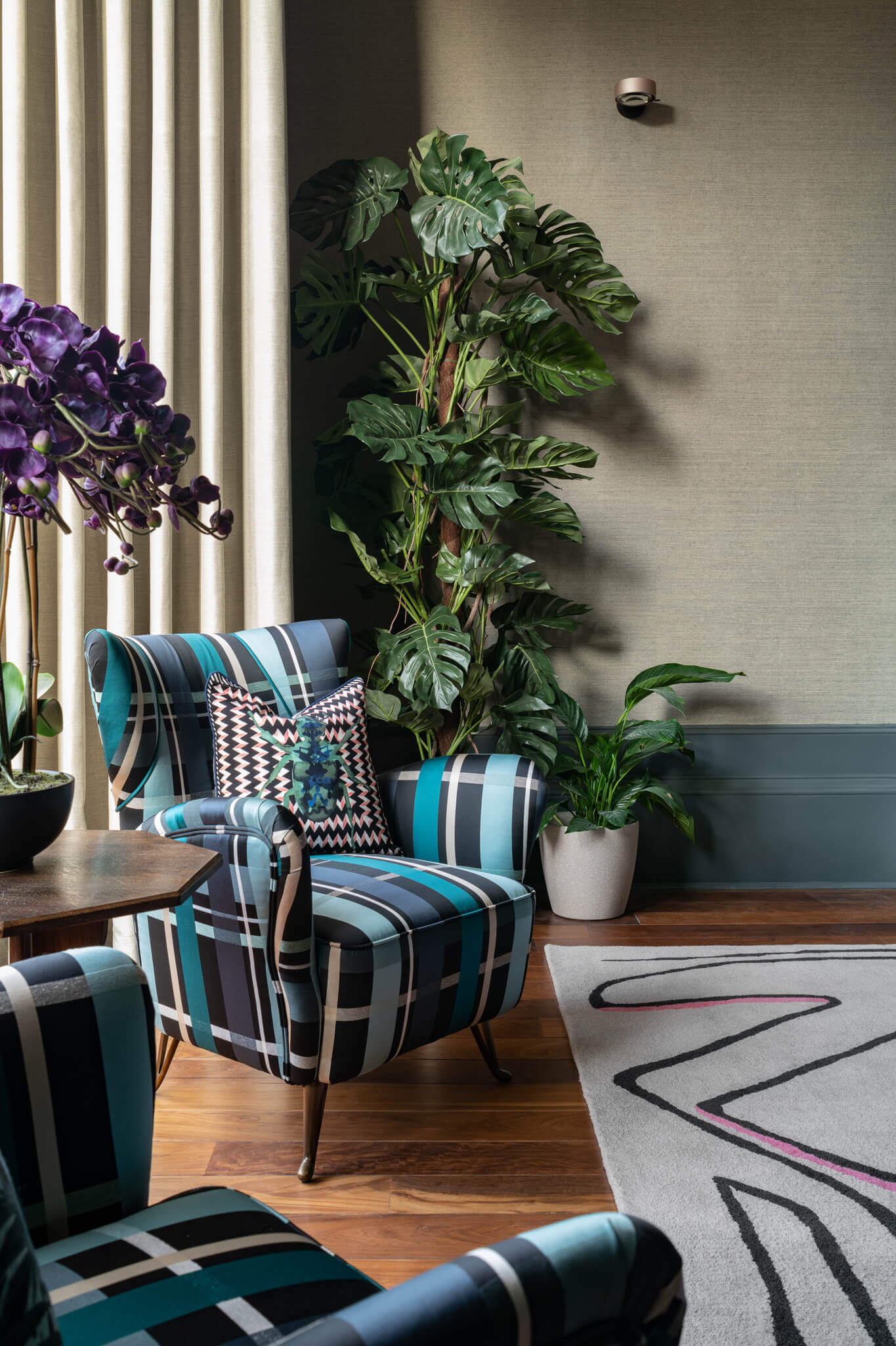 Print-Blue-Arm-Chair-Side-View